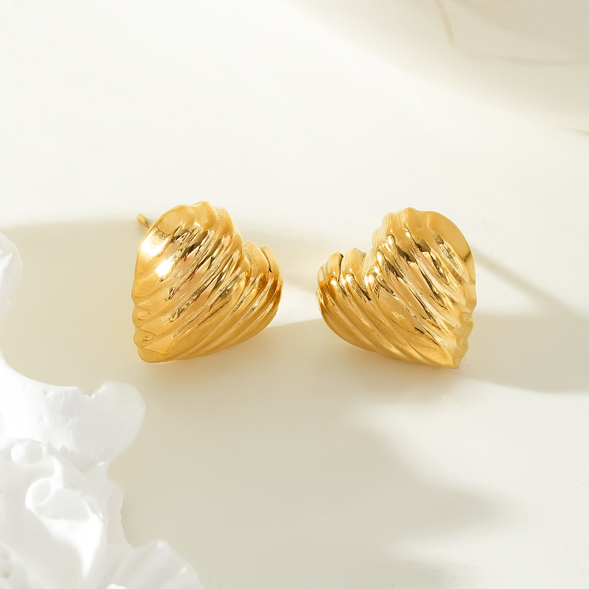 MICINA Gold: Art Deco Textured Heart Shaped Stud Earrings