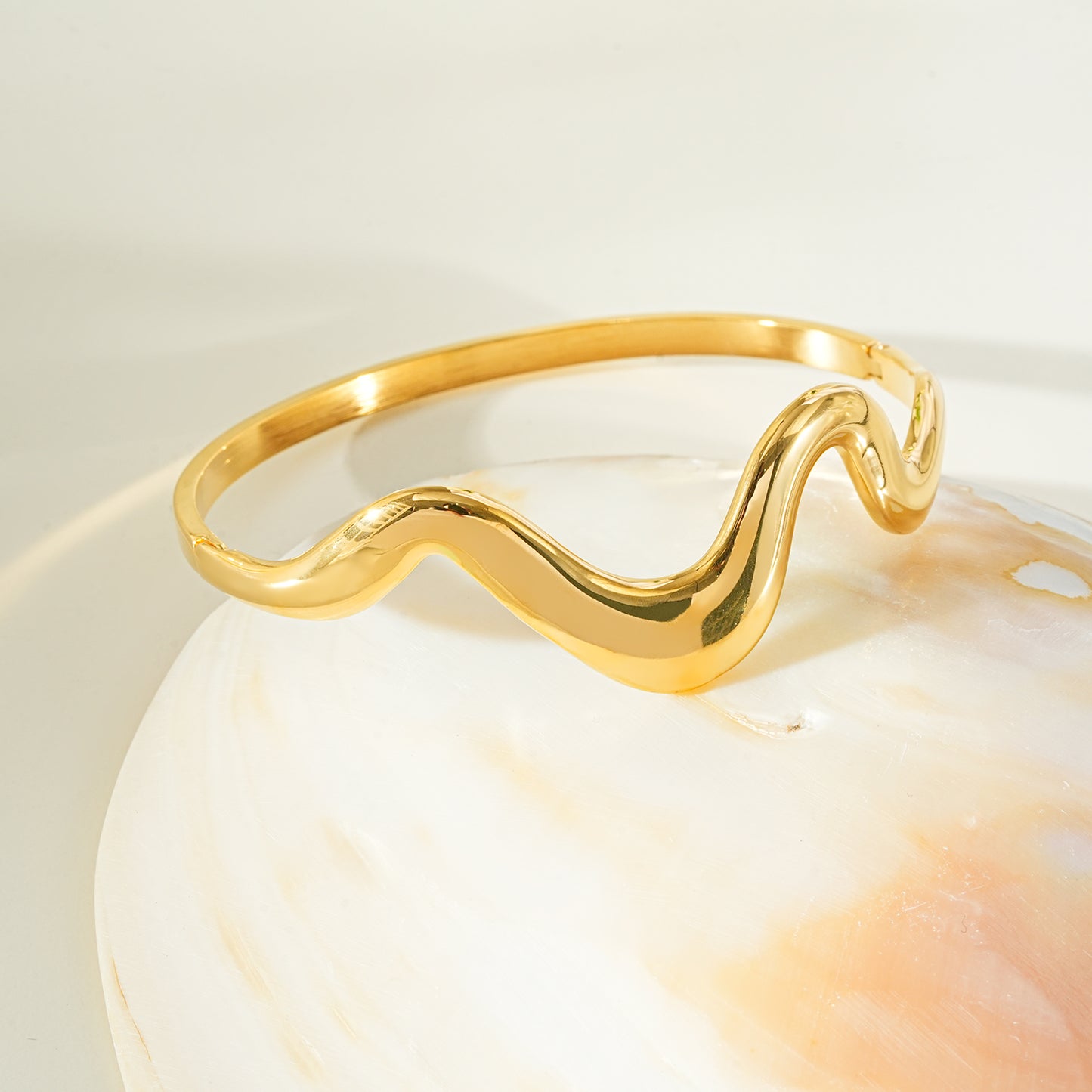 SABASTIAN Gold: Artfully Curved Avant-Garde Abstract Bracelet