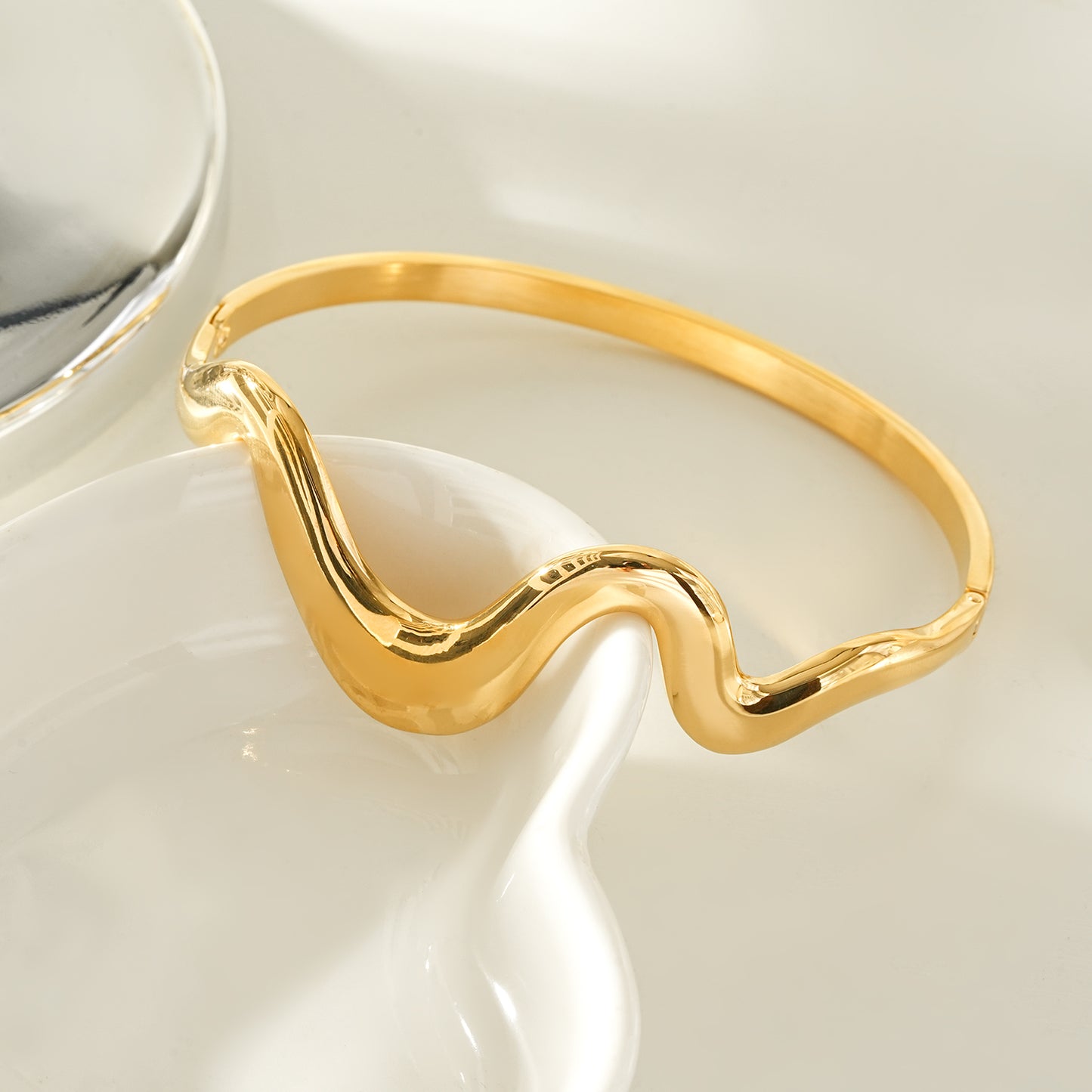 SABASTIAN Gold: Artfully Curved Avant-Garde Abstract Bracelet