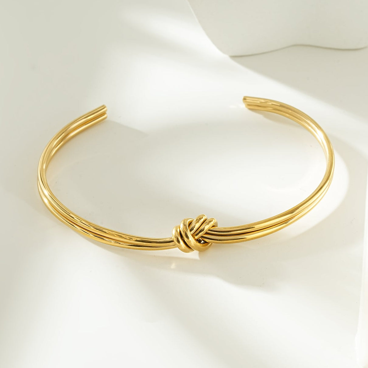 VANDA Gold: Modern Double Strand Metal Knot Bracelet