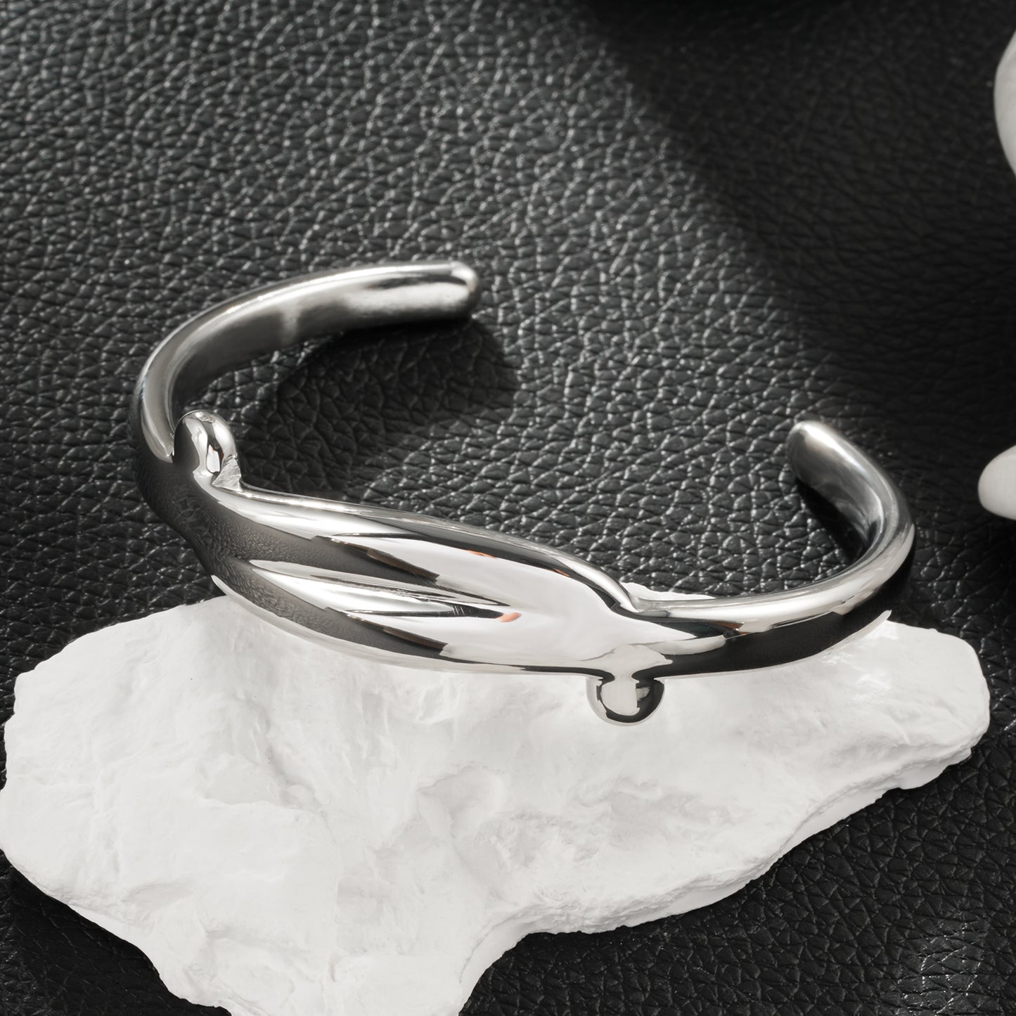 TANGHEUL Silver (White Gold): Sculptural Cuff Bracelet