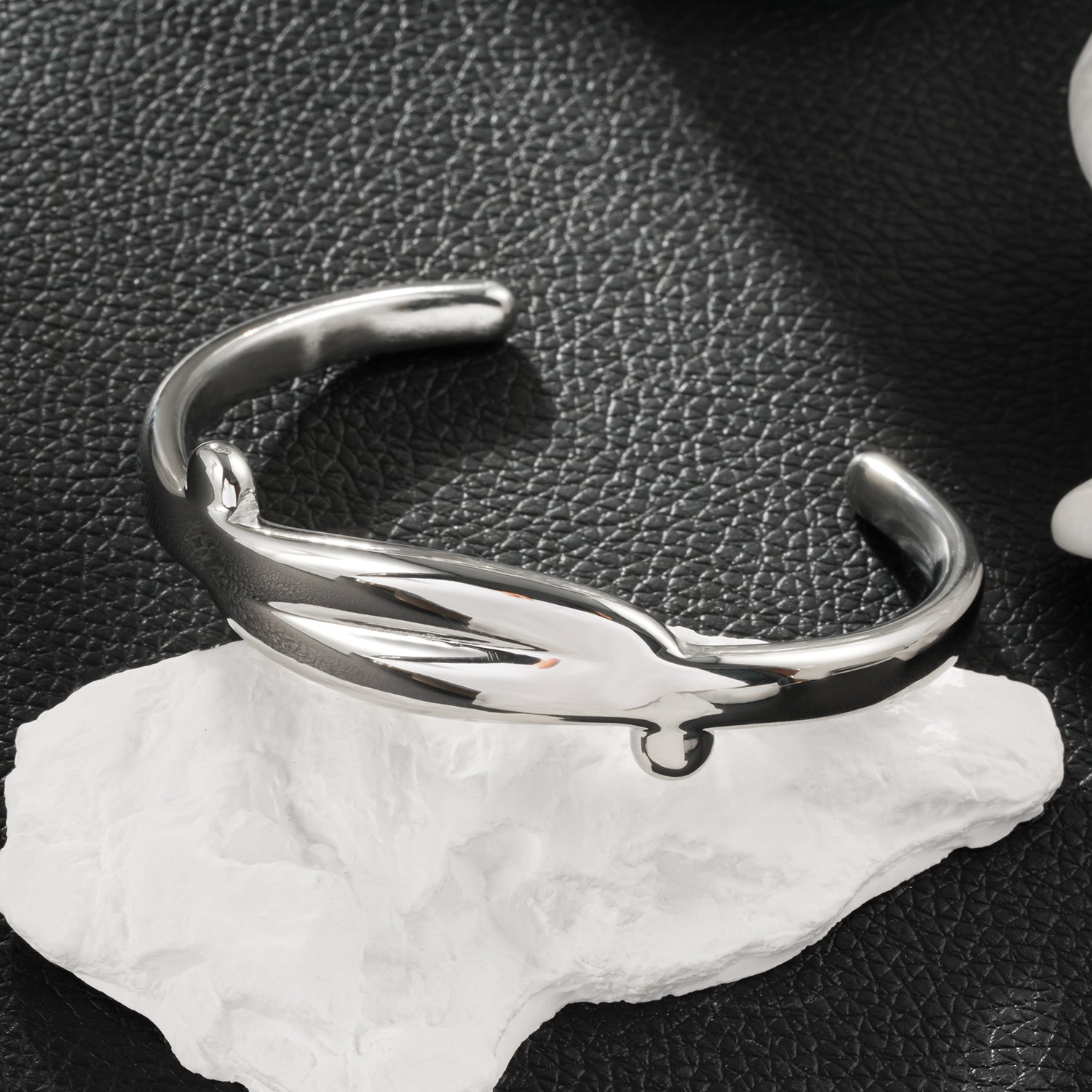 TANGHEUL Silver (White Gold): Sculptural Cuff Bracelet