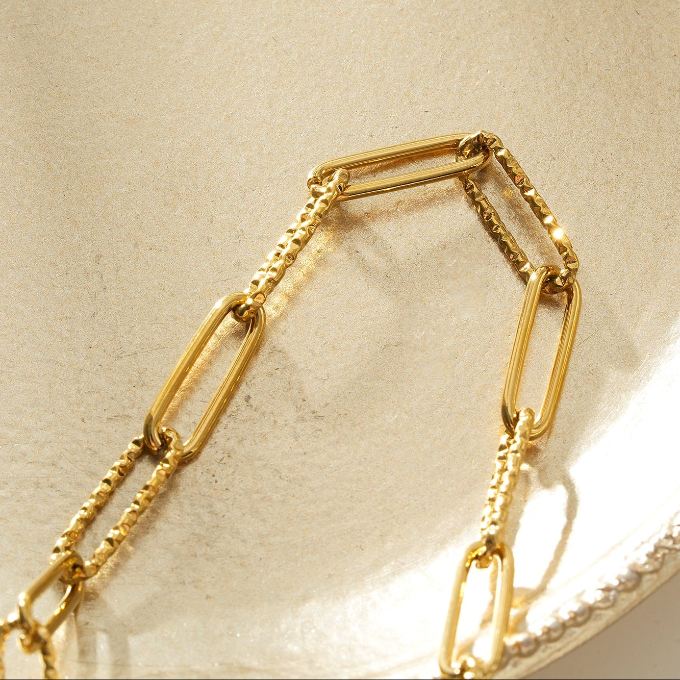 MAEVA Gold: Mixed Smooth & Textured Paperclip Link Bracelet
