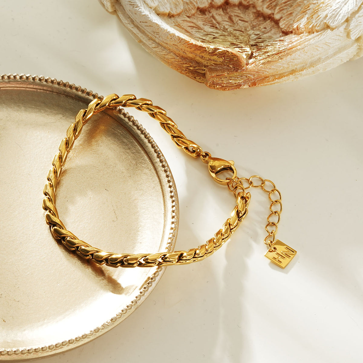 ORO Gold: Industrial Chic Sculptural Chain Bracelet — Sleek Links, Fluid Shine. $35