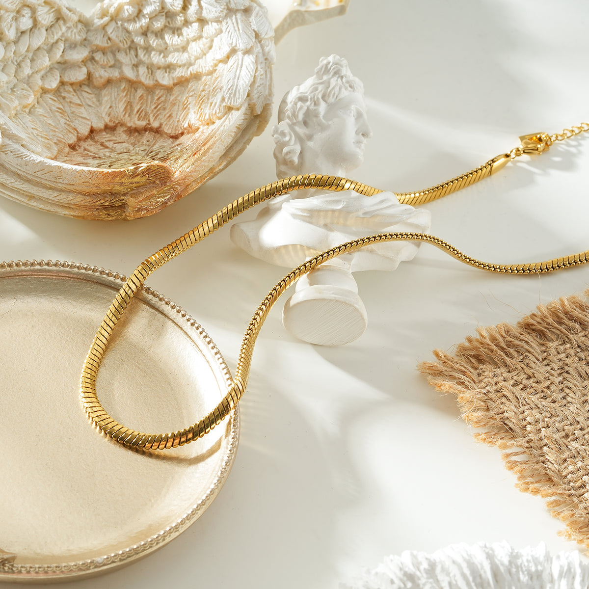 TEUILA Gold: Herringbone Textured Chain Necklace