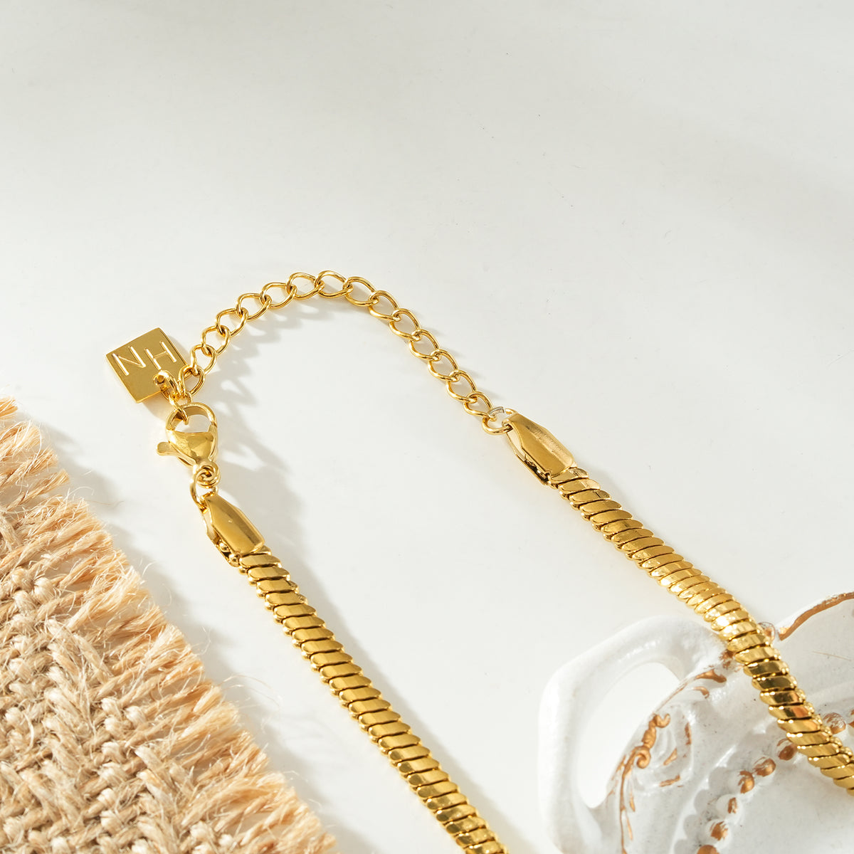 TEUILA Gold: Herringbone Textured Chain Necklace