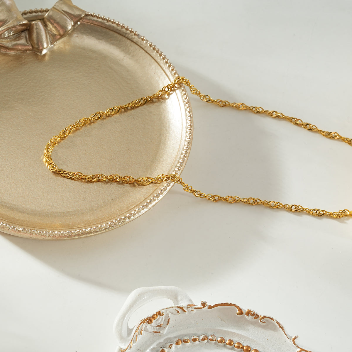 SANORA Gold: Twisted Link Chain Necklace