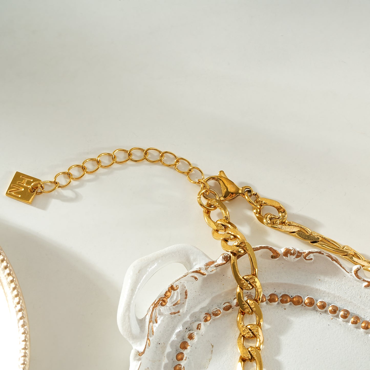 PUA Gold: Textured Figaro Chain Necklace