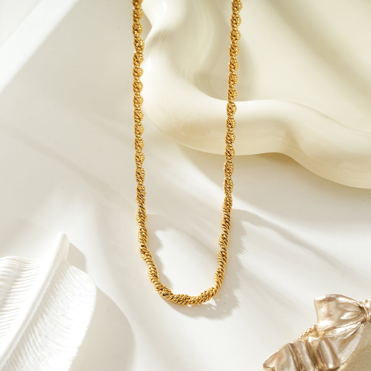 PESCARA Gold: Twisted Rope Chain Necklace