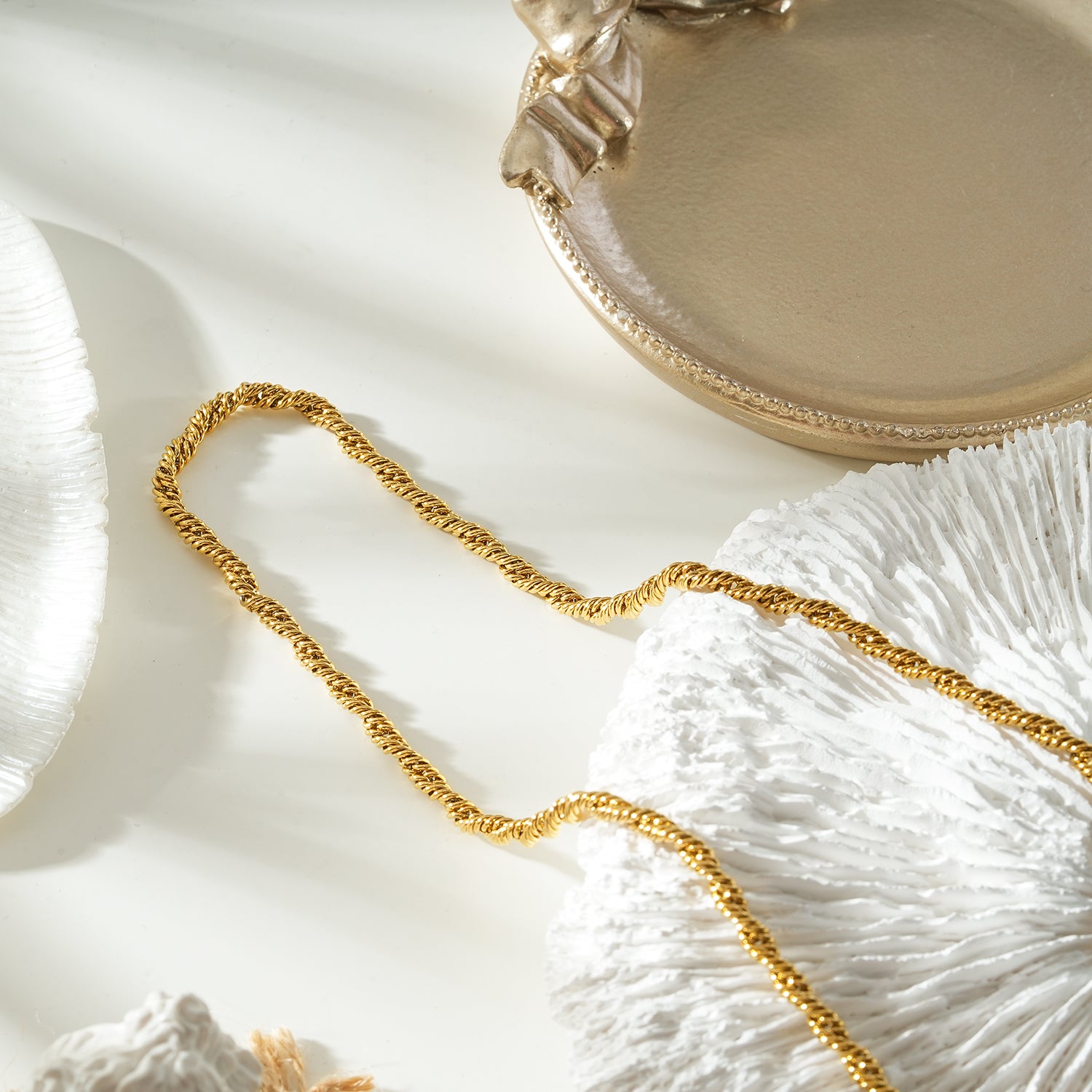 PESCARA Gold: Twisted Rope Chain Necklace