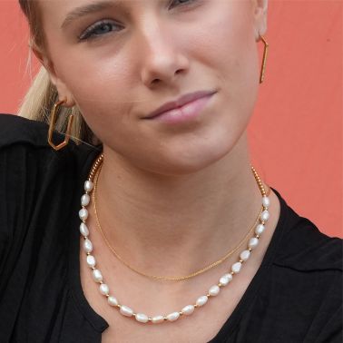 hackney-nine | Fresh Water Pearls & Gold Beaded Chain Necklace.