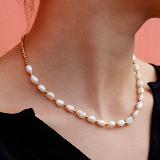 hackney-nine | Fresh Water Pearls & Gold Beaded Chain Necklace.