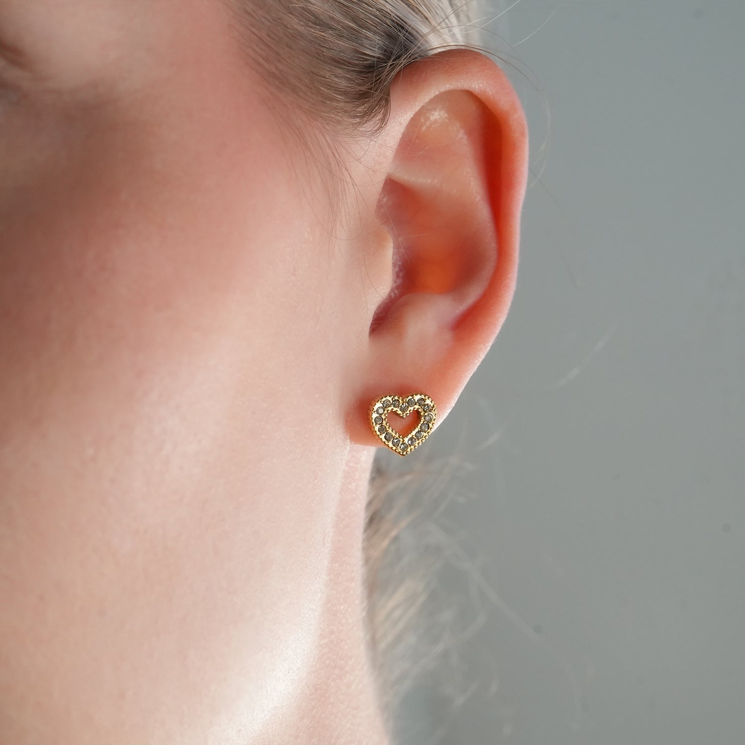 FOREVER Gold: Dazzling Heart Shaped Zirconia (CZ) Embedded Stud Earrings