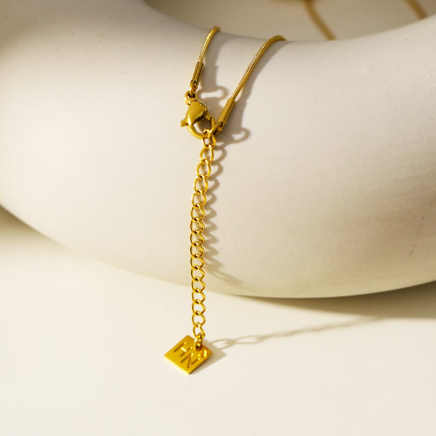 hackney-nine | hackneynine | Style GARNA 36318: Mini Snake-Skin Chain with Zirconia-Adorned Oval Shaped Charms
