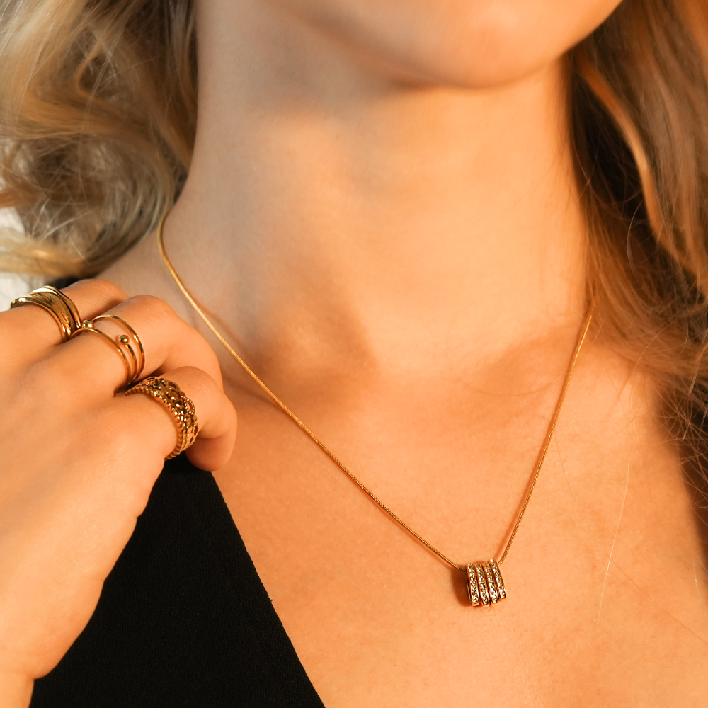 hackney-nine | hackneynine | Style GARNA 36318: Mini Snake-Skin Chain with Zirconia-Adorned Oval Shaped Charms