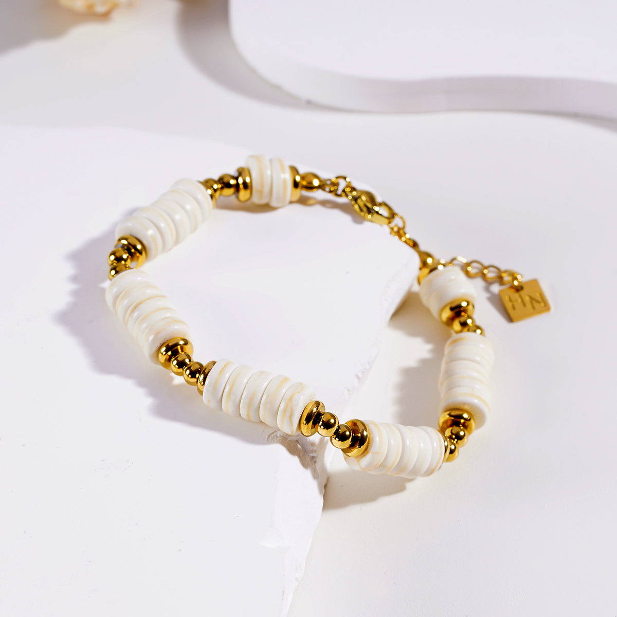 Style GODIVA 9409: White Turquoise Stone & Gold Beaded Modern Boho Bracelet