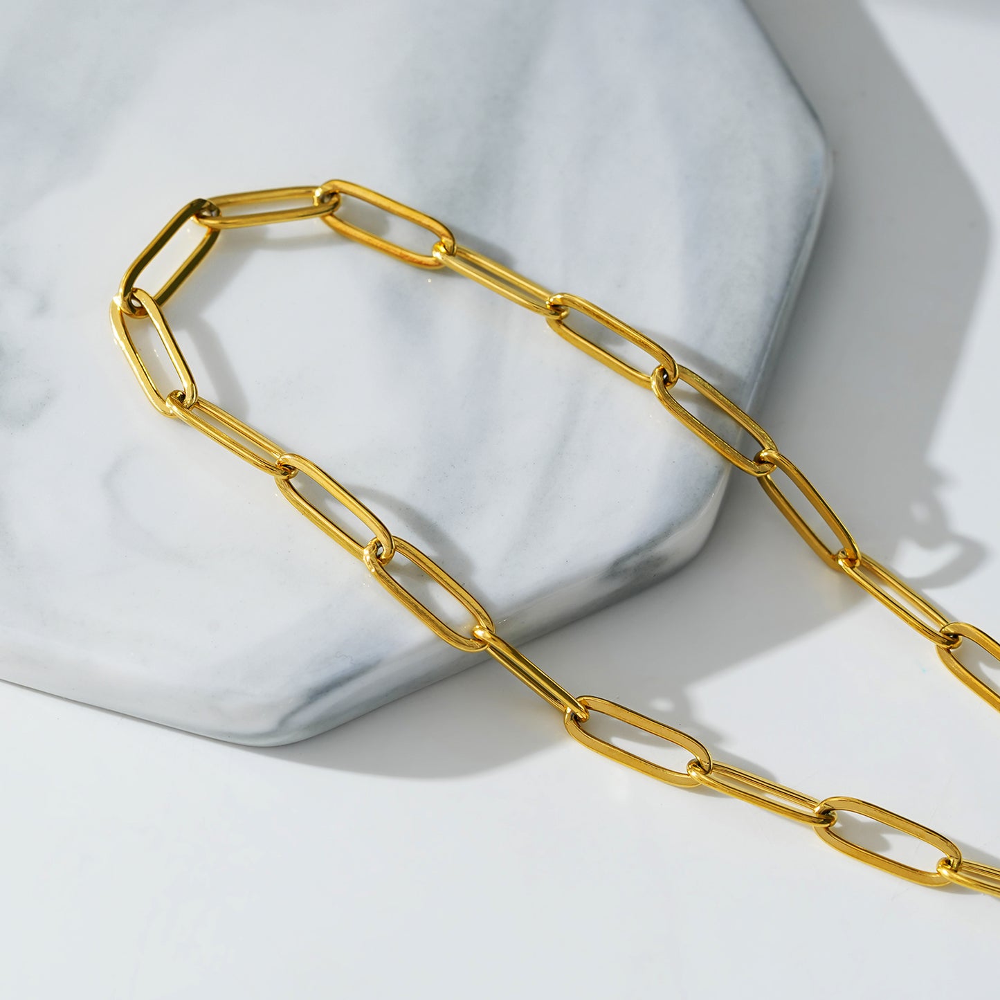 Style HAKILA LG 5800G: Essential Gold Chain Link Paper-Clip Anklet.