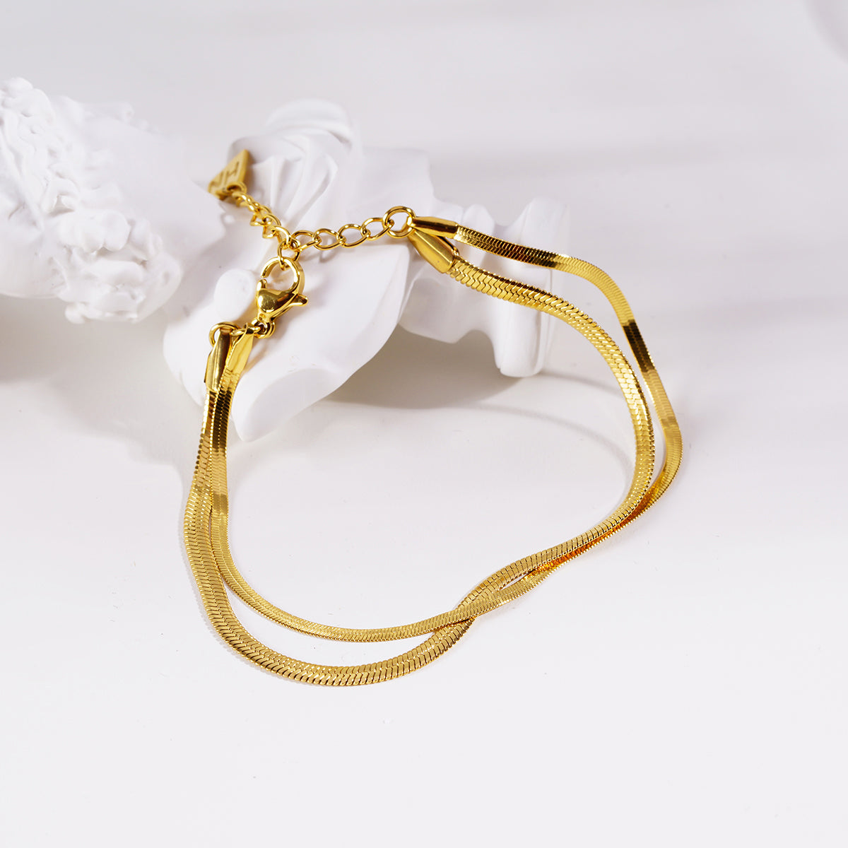 Style INESE 8616: Snake-Skin Textured 2-Layer Gold Bracelet.