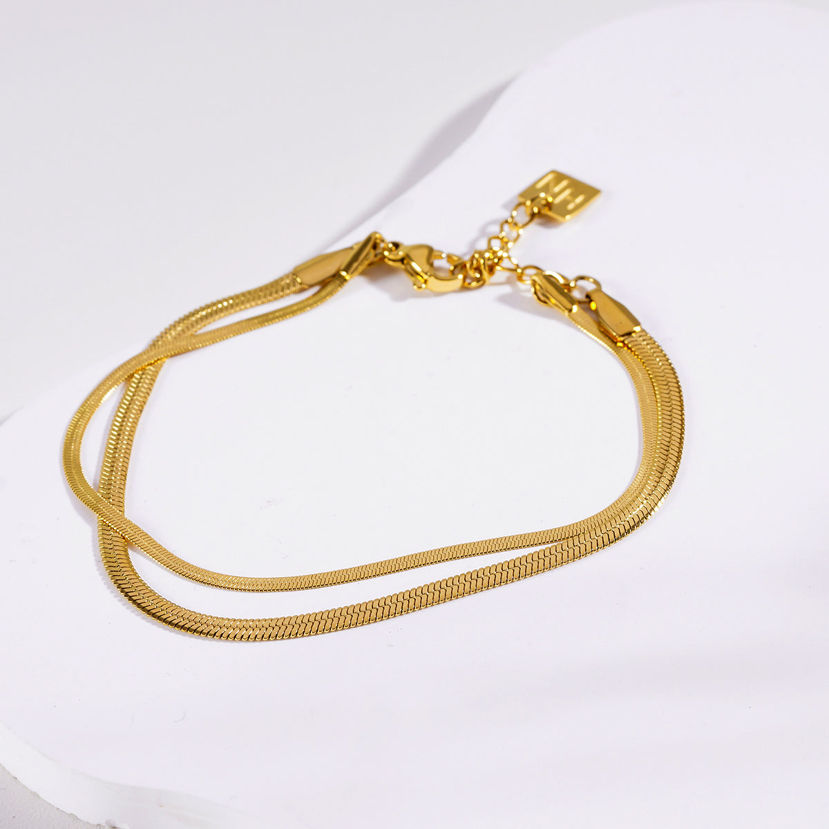 Style INESE 8616: Snake-Skin Textured 2-Layer Gold Bracelet.