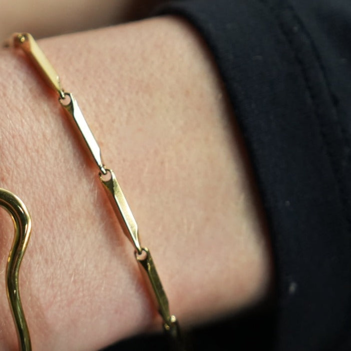 tyle INTARSI Gold: Minimalist Geometric Shaped Beaded Chain Bracelet