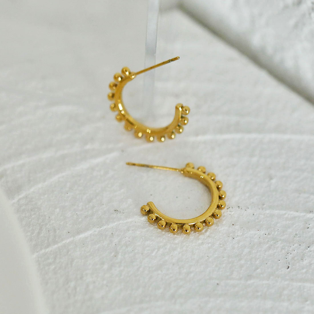 hackney-nine | hackneynine | Style ISLA 21053: Beaded Edge Hoop Earrings