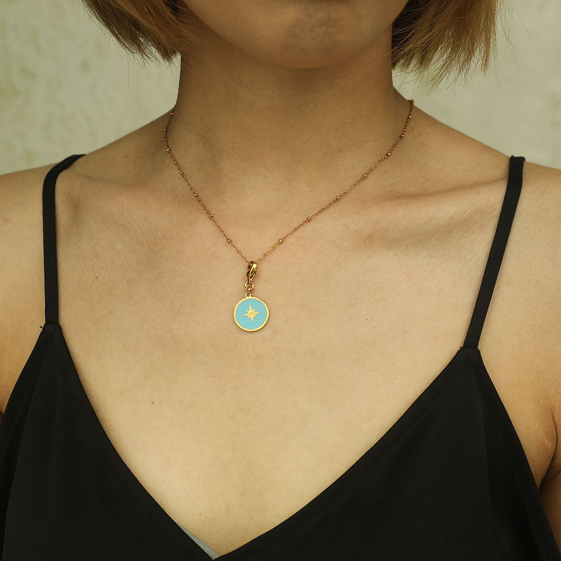 AVERY Charm Necklace Gold