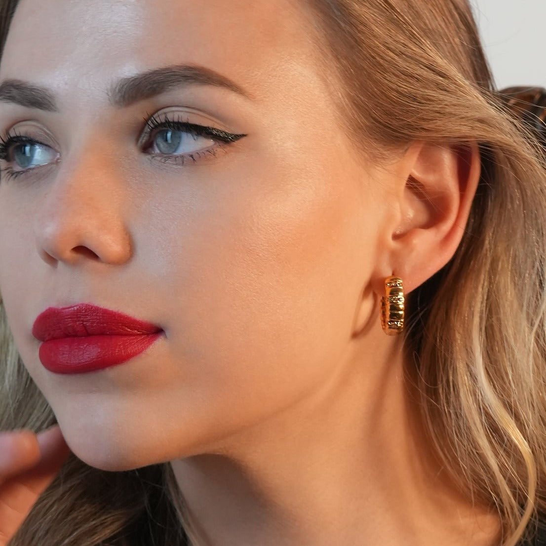 hackneynine | hackney-nine | sculpted-zirconia-embedded-hoop-earrings