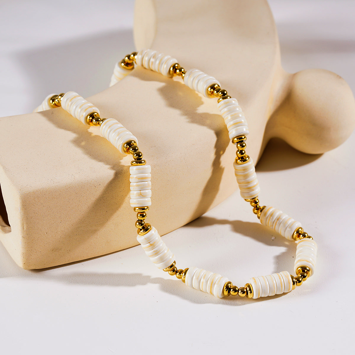 Style LULAMA 9287: White Turquoise Stone & Gold Beaded Modern Boho Chain Necklace.