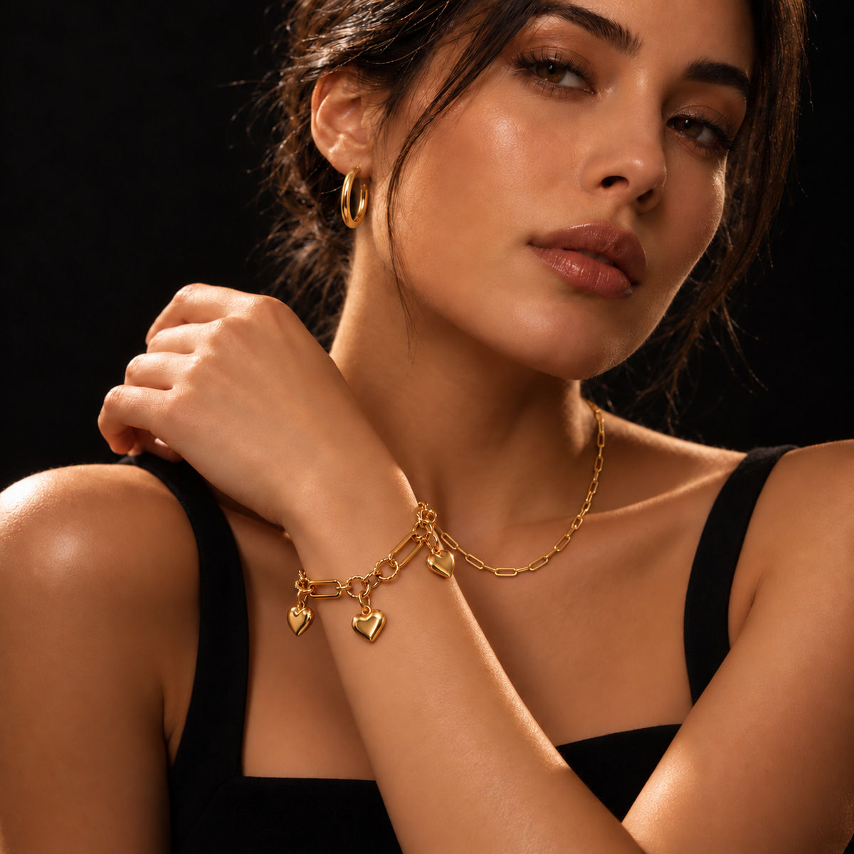 MARITANNA Gold: Heart Charm Bracelet with Textured and Paperclip Links