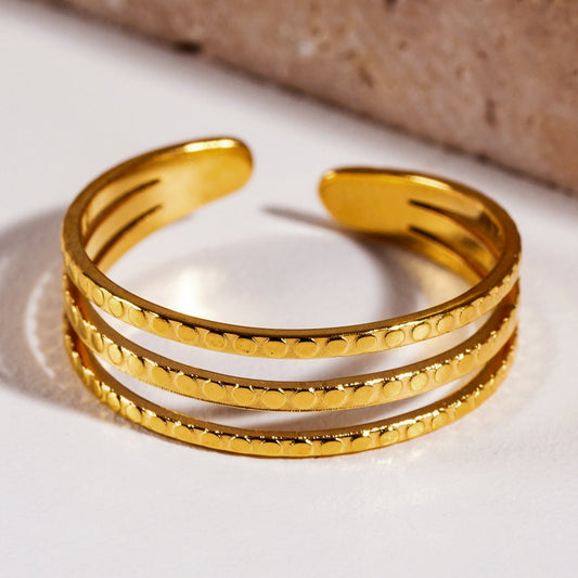Style MYLAN 3503: Embossed Circles Triple Stacked Ring