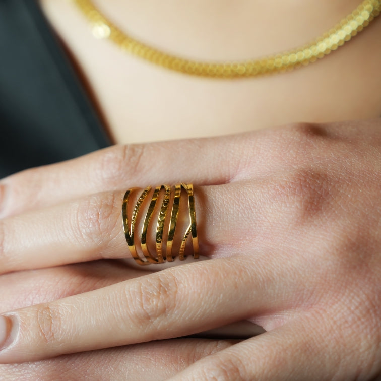 Style ODESA 1751: Multi Stacked Twisted Layers Textured Ring.