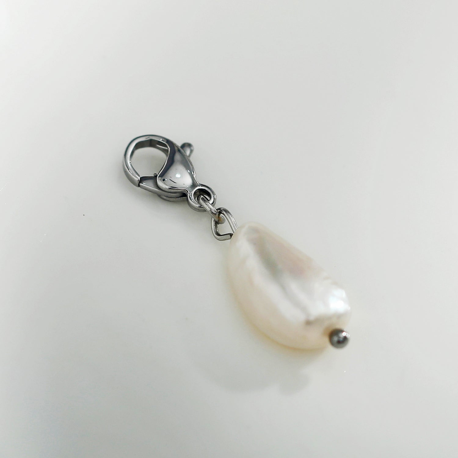 GEMMA 21190S: Freshwater Pearl Charm Silver.