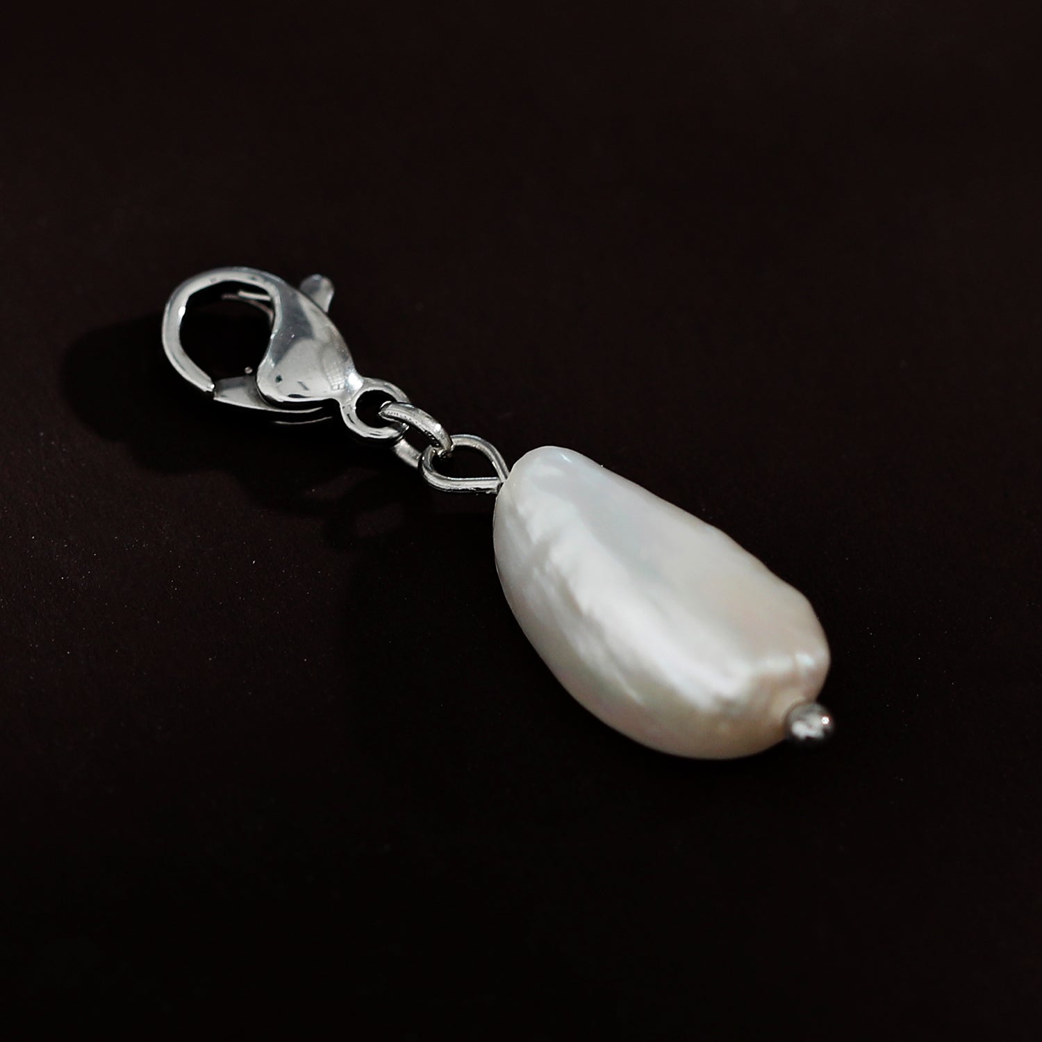 GEMMA 21190S: Freshwater Pearl Charm Silver.