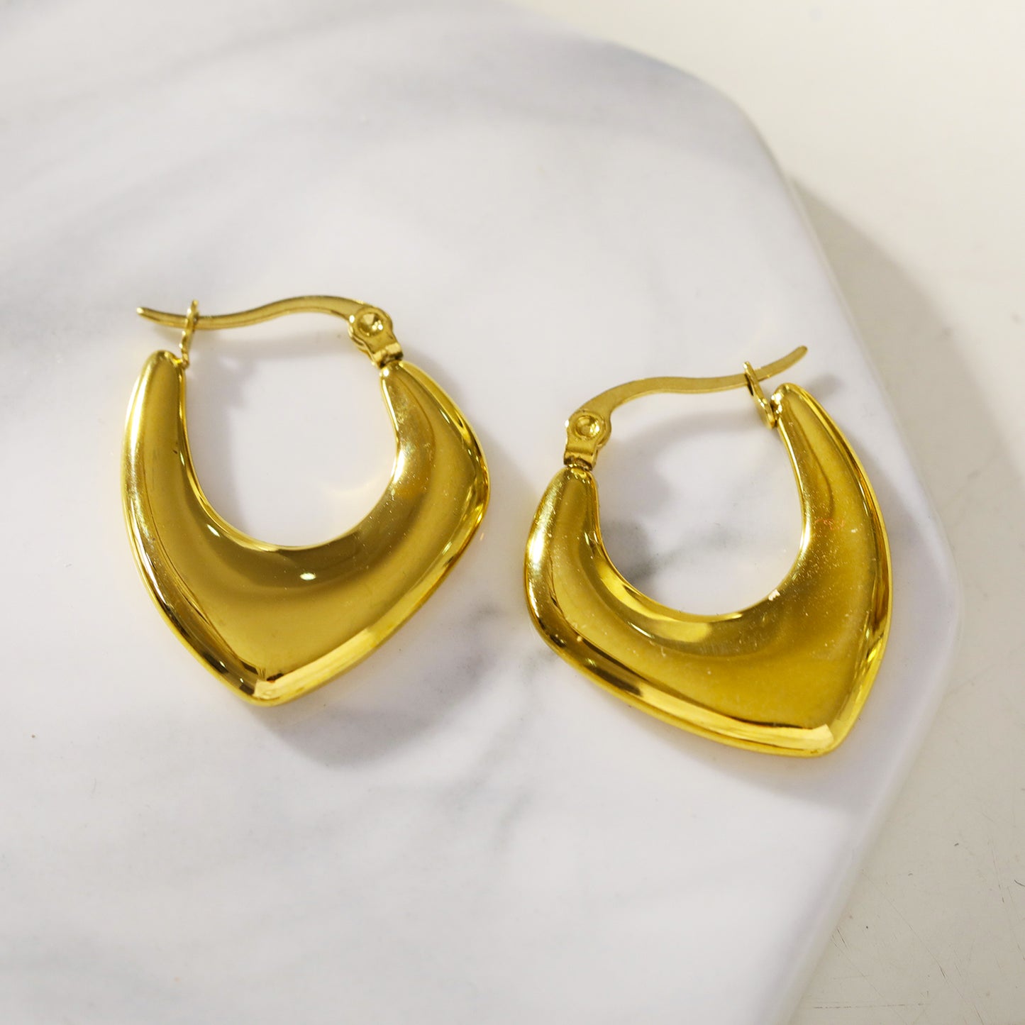 KAMIRA: Asymmetrical Geometric Hoop Earrings