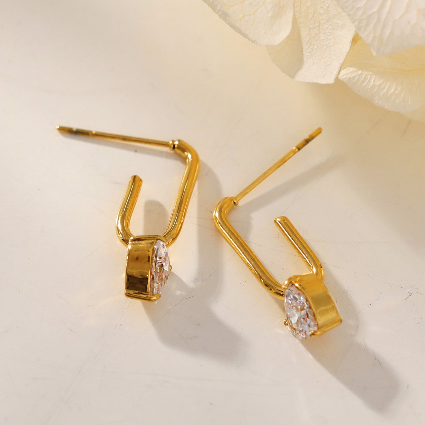 HACKNEY_NINE | Style ARETE 92656: Timeless Romance - Heart Gemstone Paper-Clip Earrings.