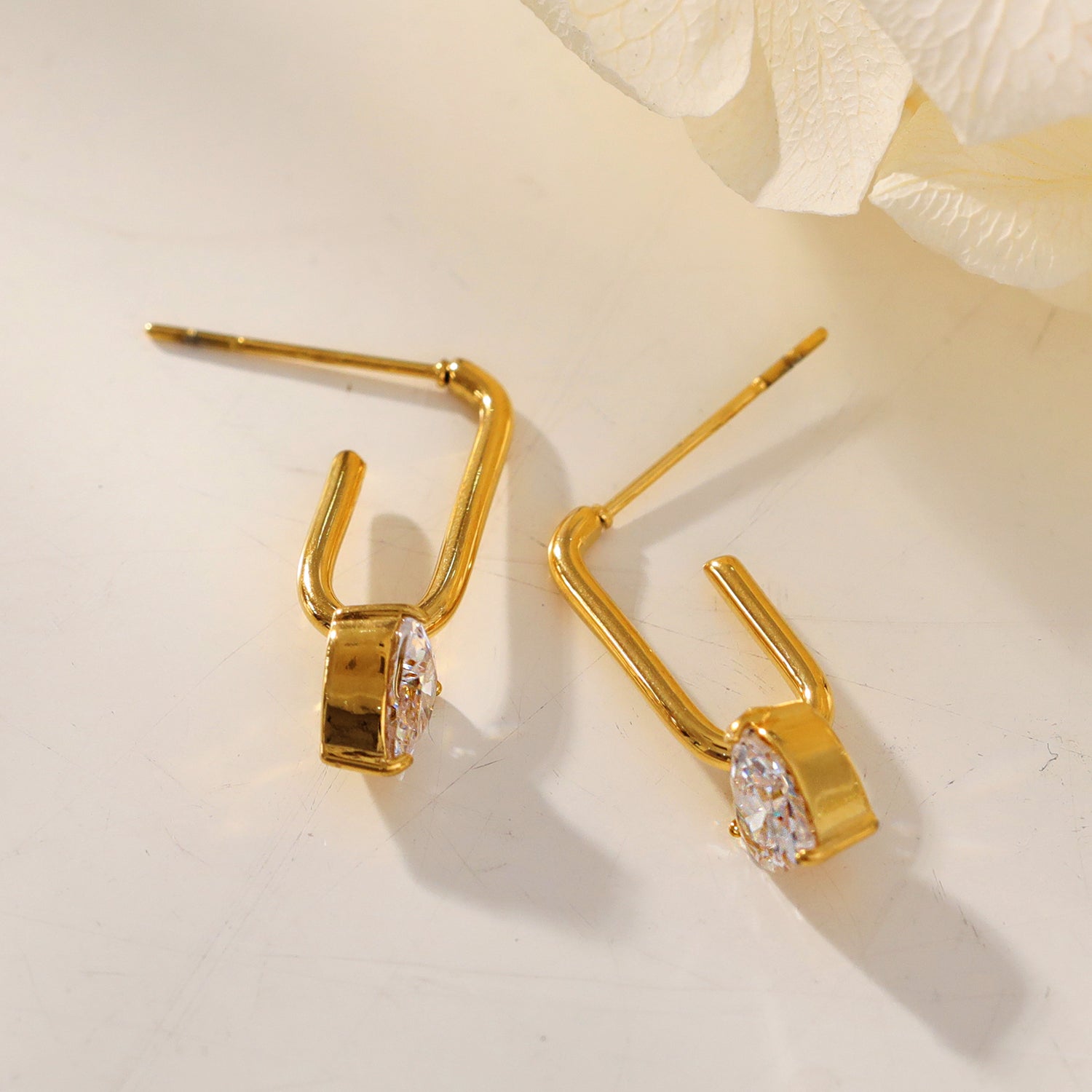 HACKNEY_NINE | Style ARETE 92656: Timeless Romance - Heart Gemstone Paper-Clip Earrings.