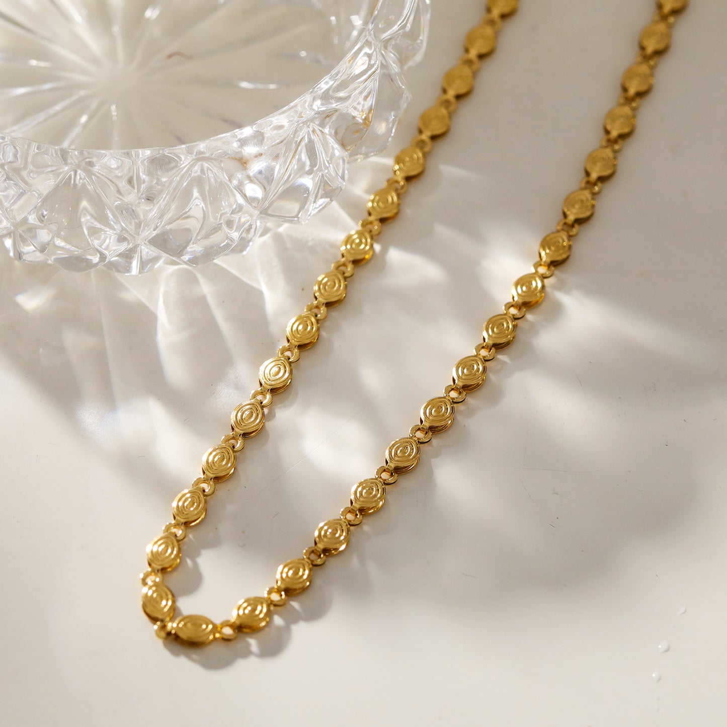 Style ANTHEA 85590: Patterned Oval Beaded Chain Necklace. | HACKNEY-NINE