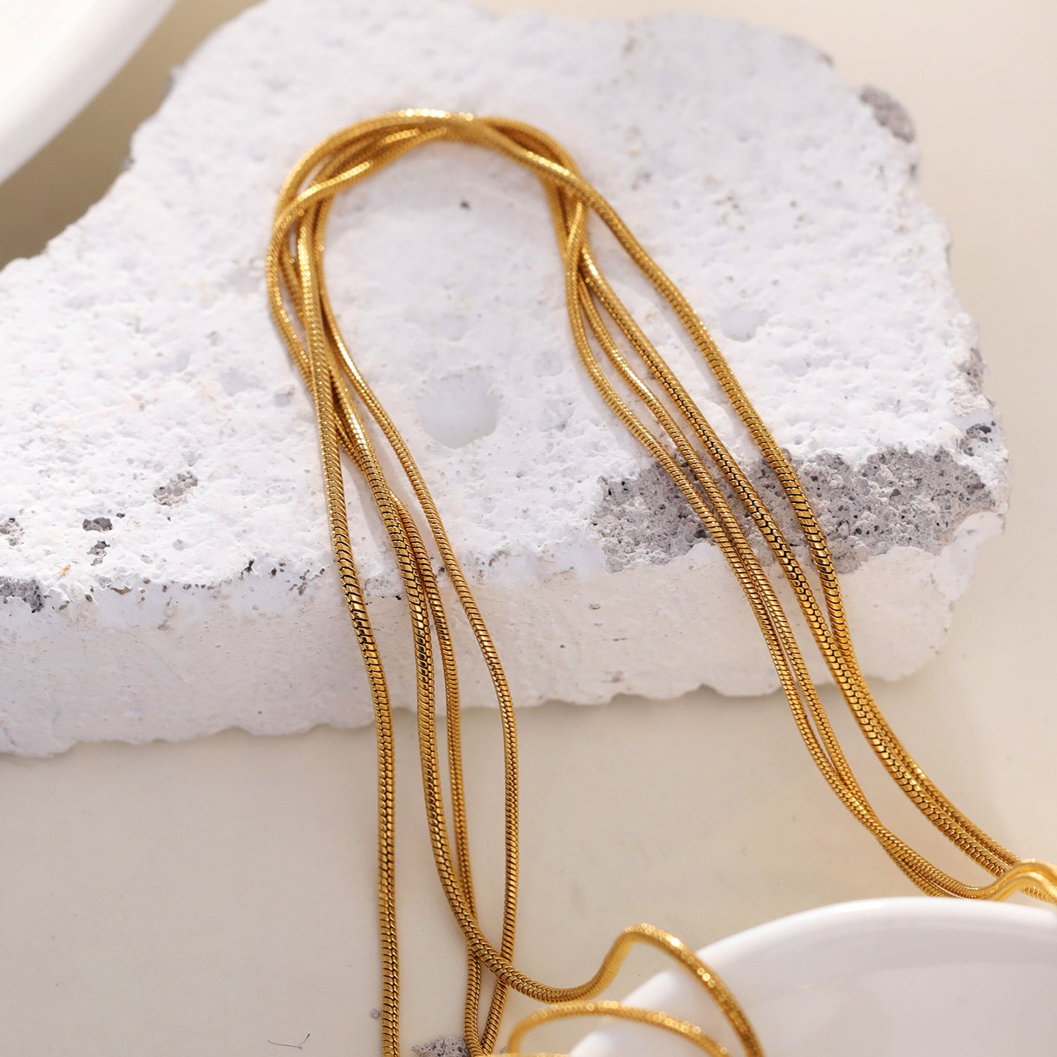 hackneynine | Style AVEZZANO 06219: Snake-Skin Textured Multi-Strand Chain Necklace - Exquisite Elegance