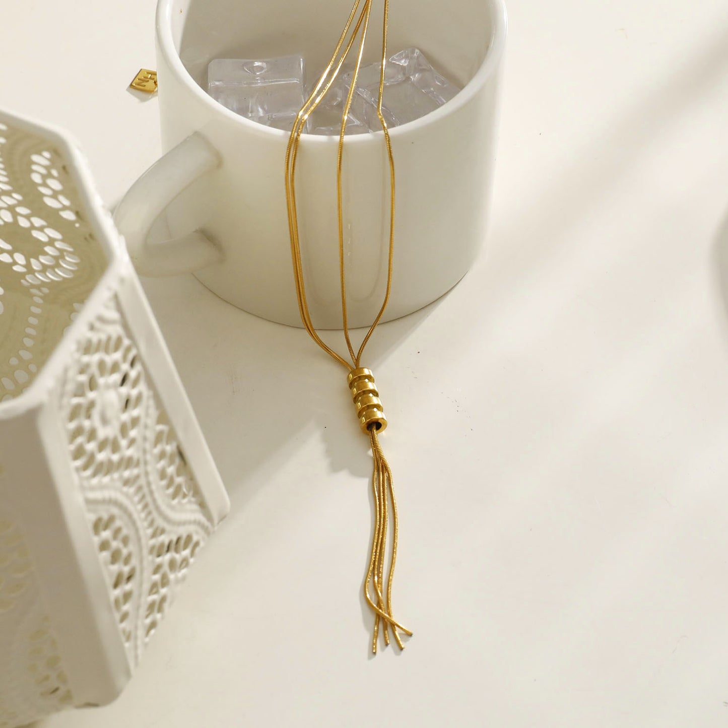 Style TELMA 202201: Lariat Style Multi Stranded Necklace.