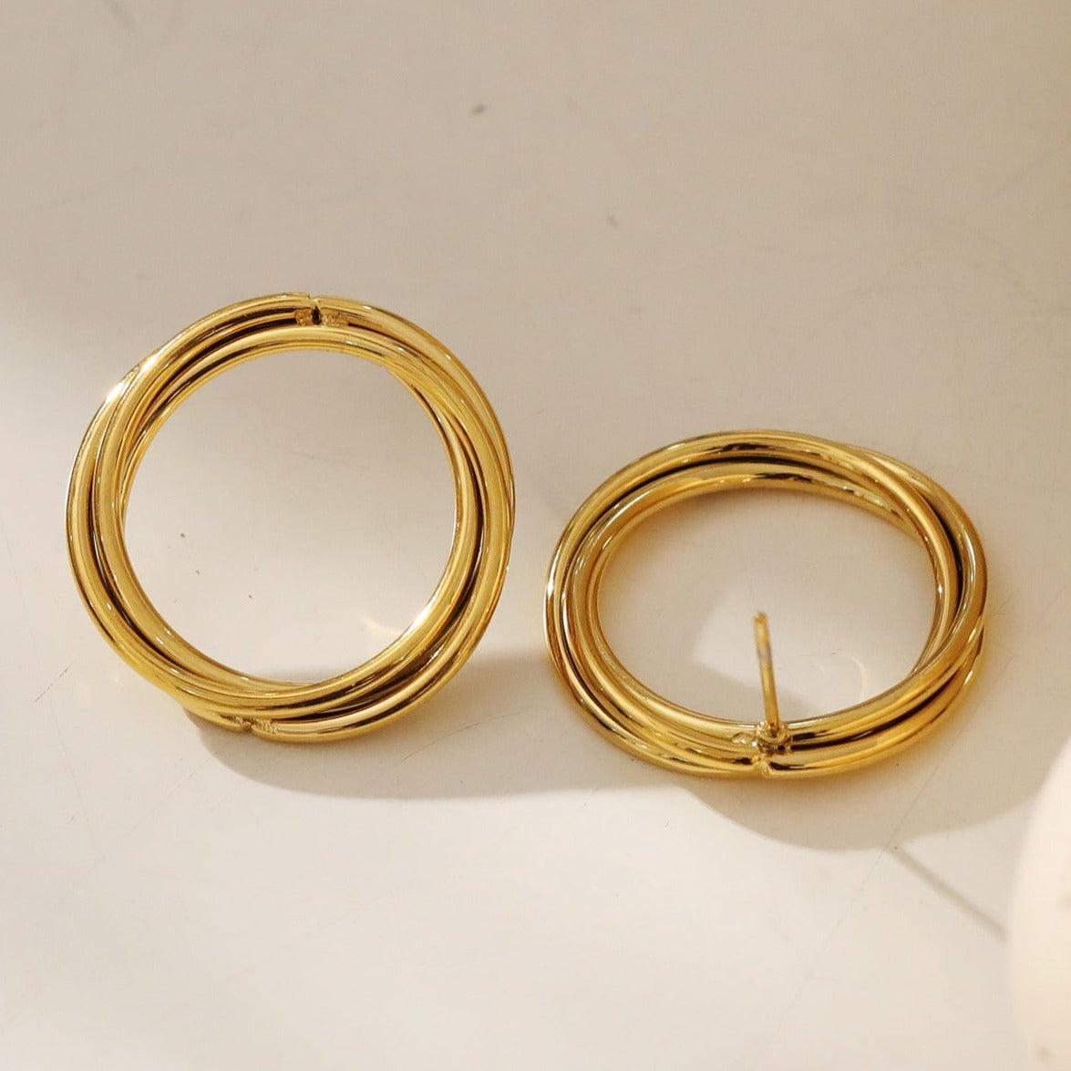 Style DELISIAS 49936: Triple Harmony - Three Overlapping Rings Hoop Earrings