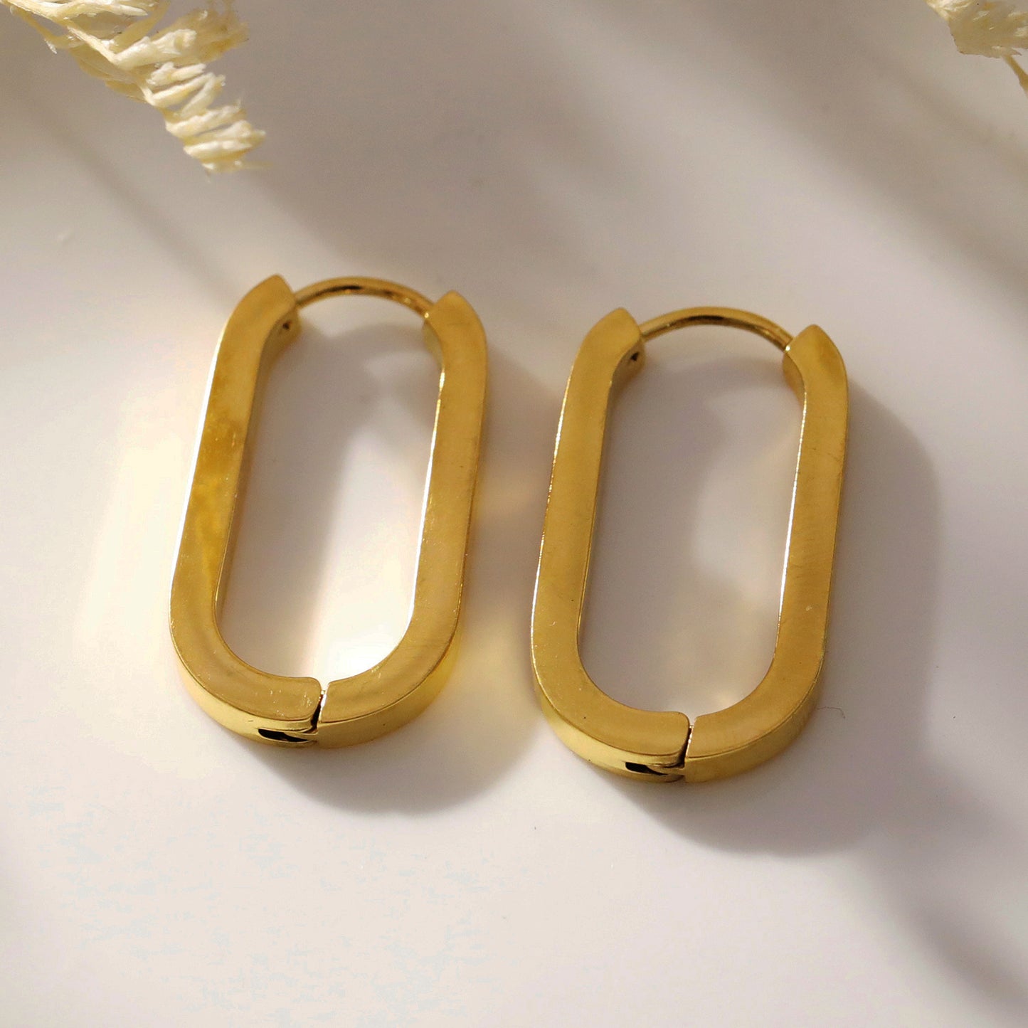 CHANDA Rounded Corners Rectangular Hoop Earrings