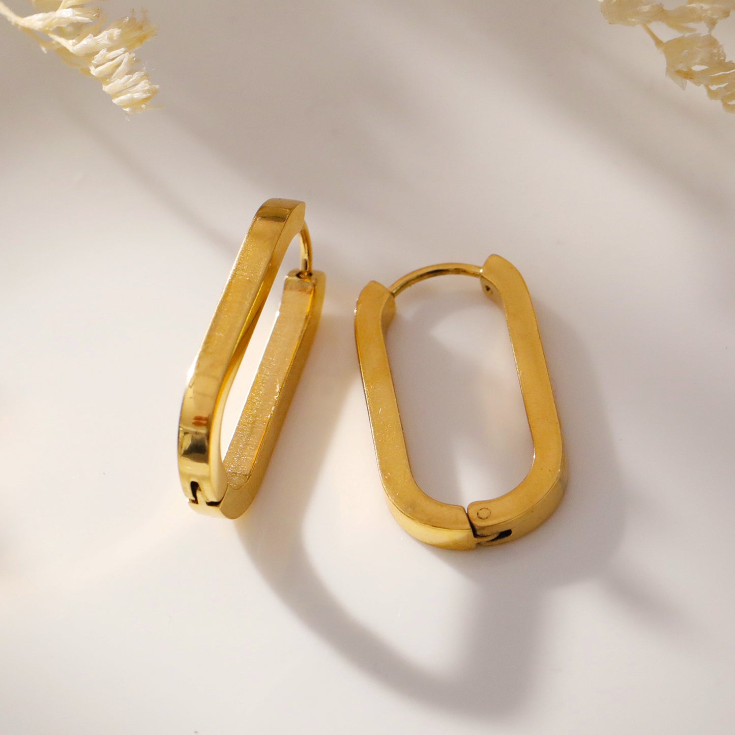 CHANDA Rounded Corners Rectangular Hoop Earrings