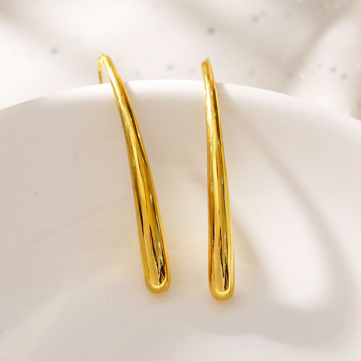 HACKNEY-NINE | Style ADARA 61051: Abstract Elegance-Avant-Garde Geometric Earrings