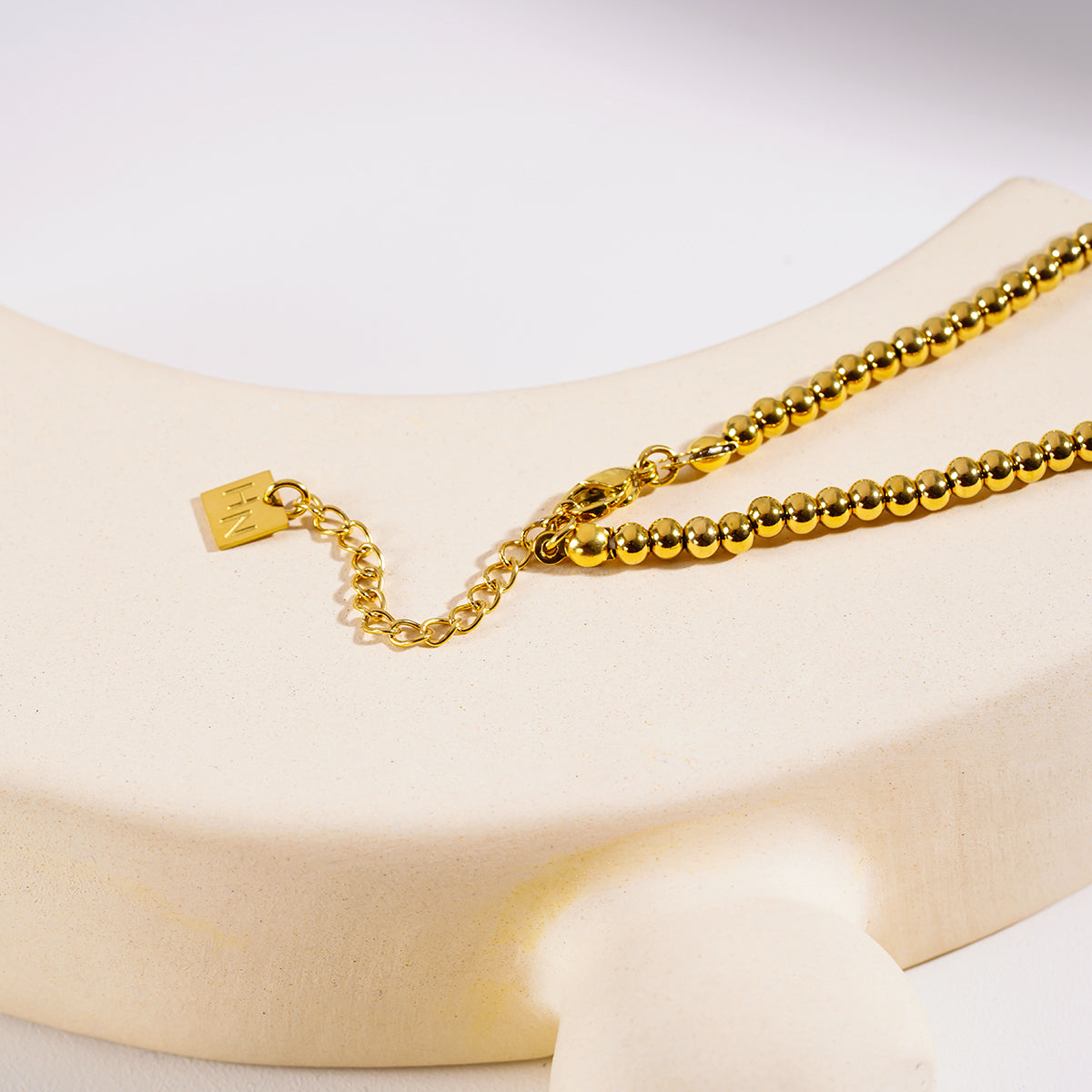 Style RIKKO 4322: Ball-Beads Contemporary Chain Necklace.