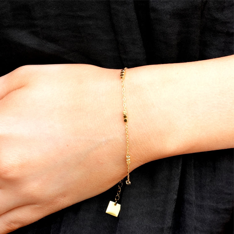 Style RITIKA 70145 : Tiny Square-Beads Dainty Gold Chain Bracelet. | hackneynine | hackney-nine