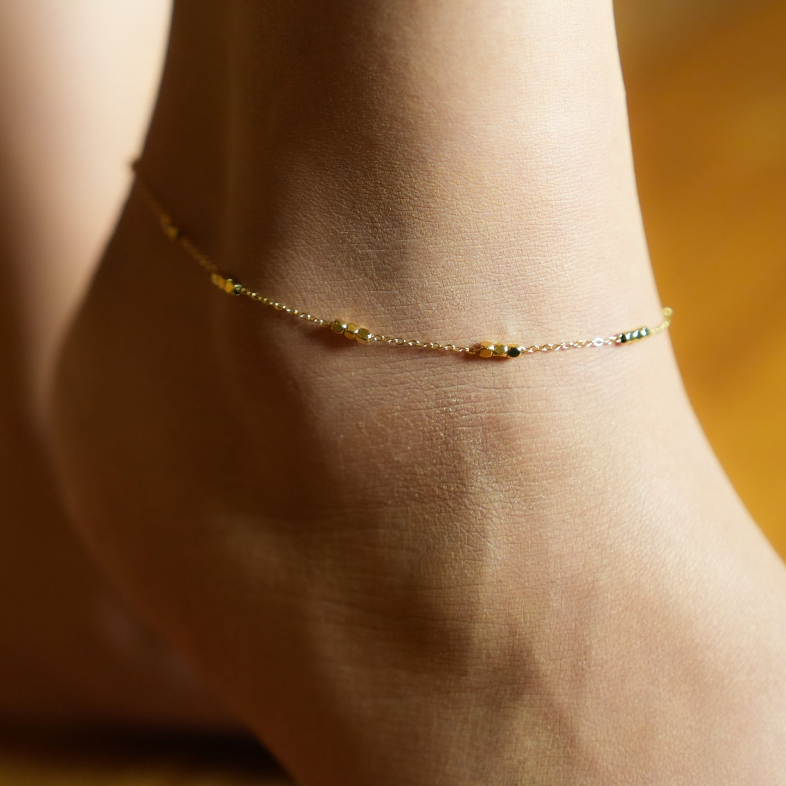 Style RITIKA LG 6333: Tiny Square-Beads Dainty Gold Chain Anklet.