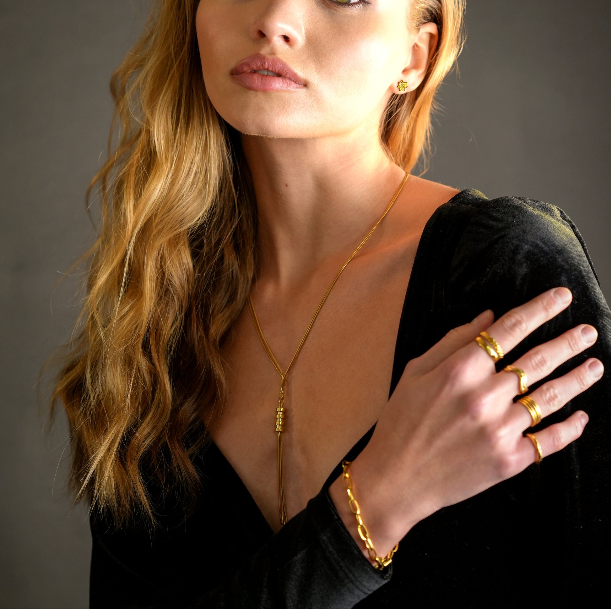 Style TELMA 202201: Lariat Style Multi Stranded Necklace.