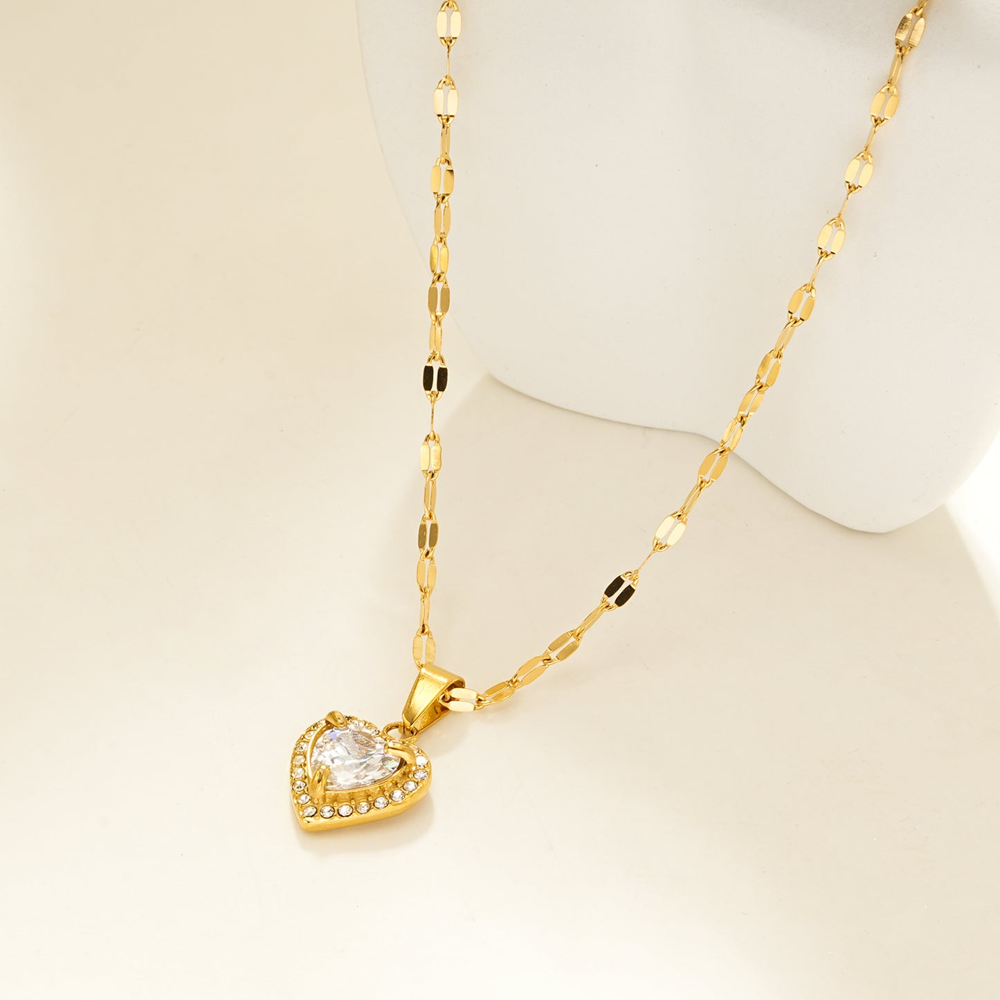 ZITA Gold: Gucci-Style Dainty Chain Necklace with Sparkling Petit Pavé Heart Pendant