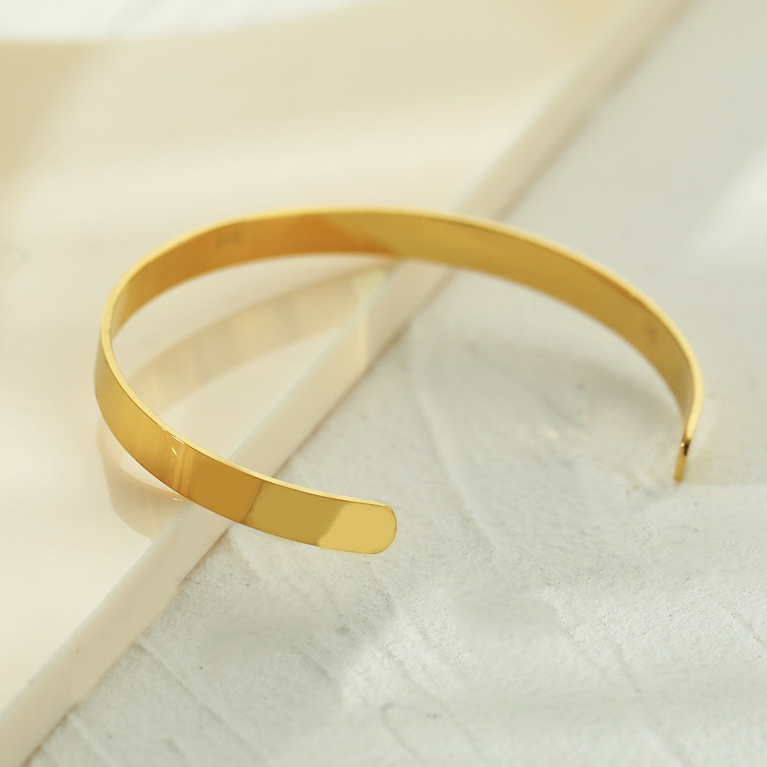 CHIMAKAK:  Minimalist Zirconia (CZ) Bracelet – Classic Band with Star-Engraved Gemstone Settings for Elegant Style
