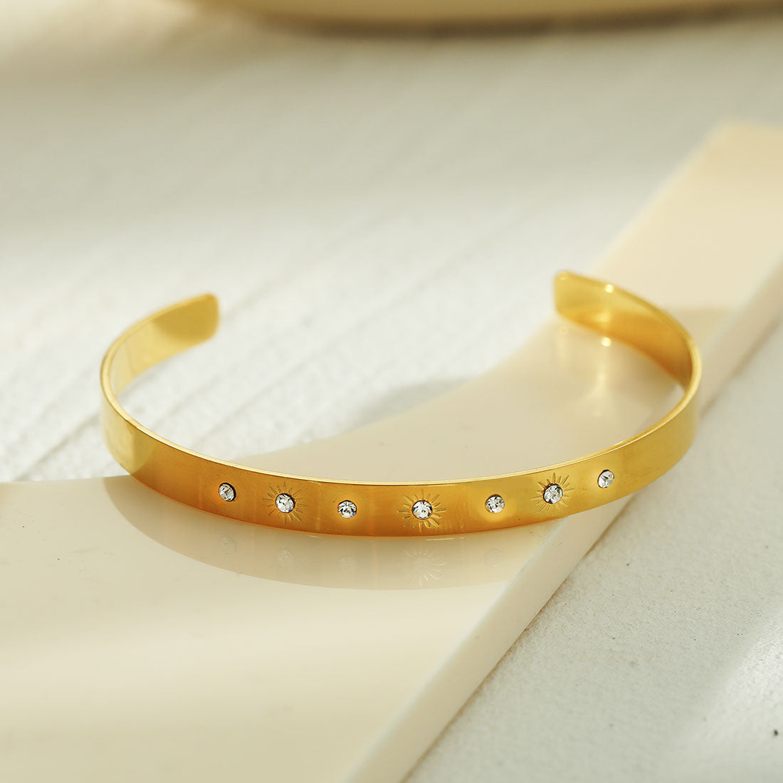 CHIMAKAK:  Minimalist Zirconia (CZ) Bracelet – Classic Band with Star-Engraved Gemstone Settings for Elegant Style